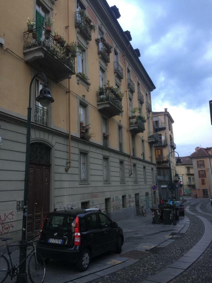 Mansarda In Borgo Dora Turim Exterior foto